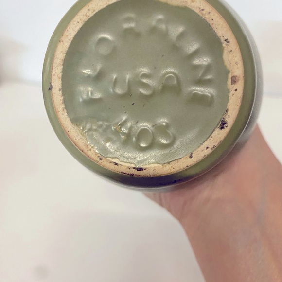 Vintage McCoy Florine vase matte olive green # 403 - Picture 4 of 6